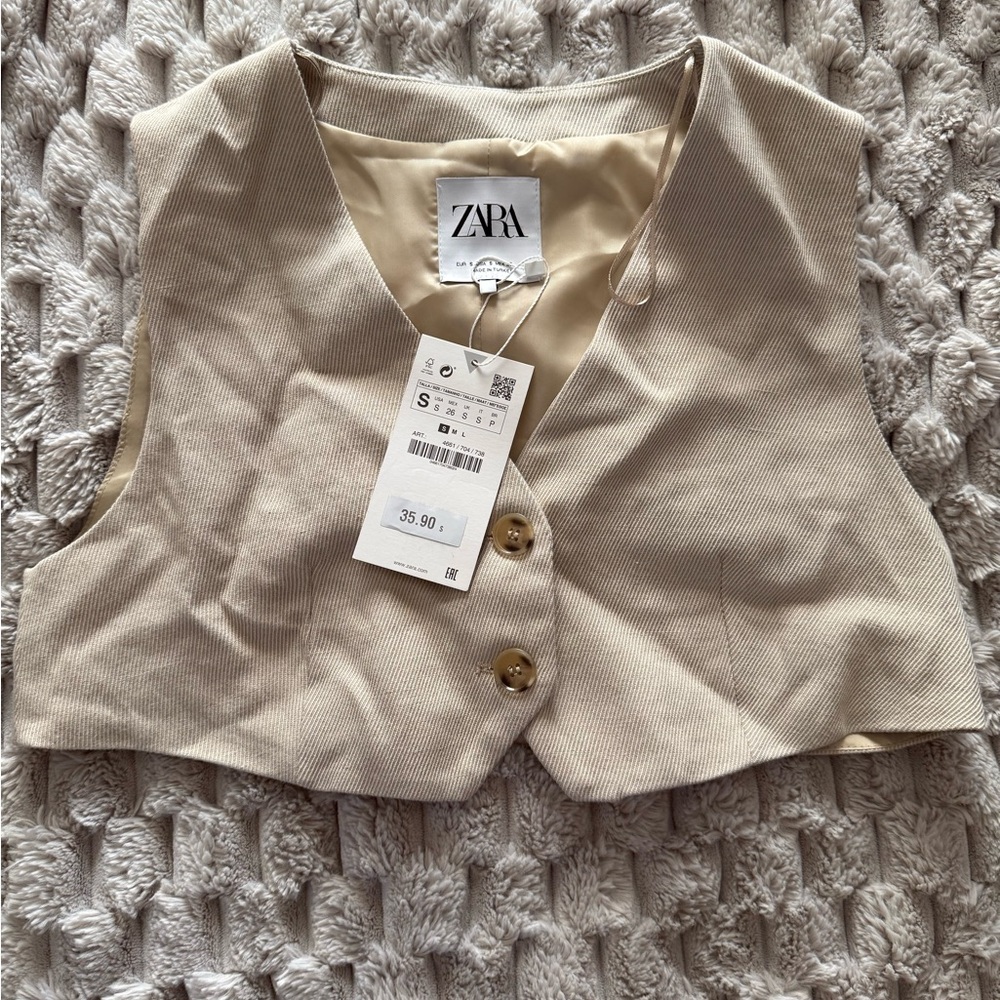 ZARA Cream Textured Cropped Vest with Button Detail